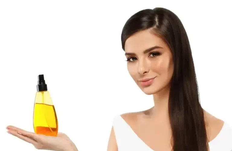 خلال أيام فقط وتعطيك شعر قوي لا يتساقط .. هذه الخلطة معجزة حقيقية لعلاج قشرة الشعر !