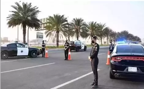 المخالف ومن عاونه سواسية أمام أمن السعودية! القبض على مخالفي شرطة الحدود.. وهذه جنسياتهم