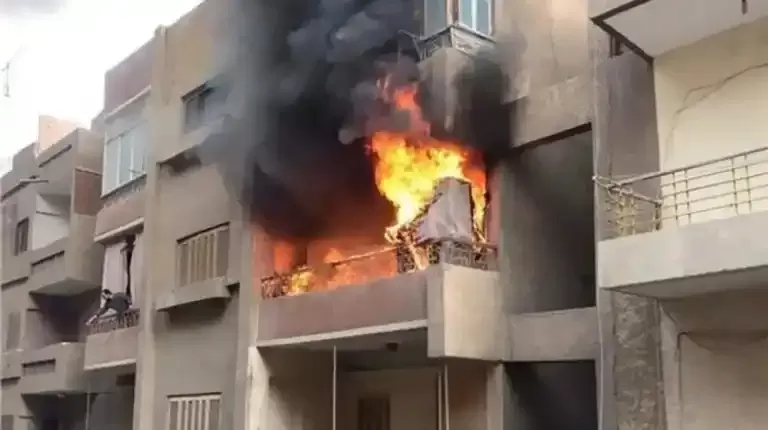 في غياب الأم.. نيران في الشقة تودي بحياة الأطفال الأربعة