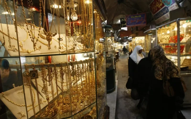رغم انهيار اسعاره عالمياً .. الذهب يسجل سعر قياسي اليوم في مصر وسط حمى شراء غير مسبوقة وهذا هو السبب