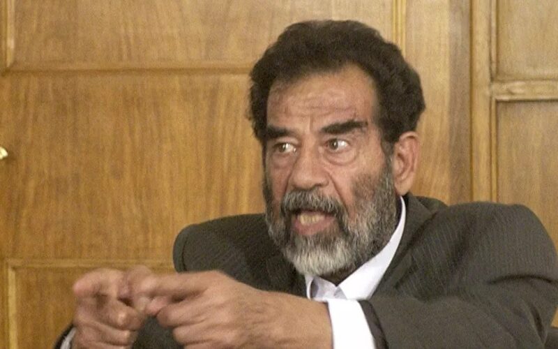 نشرت لأول مرة ..شاهد صورة “صدام حسين” التي أثارت جدلا واسعا في مواقع التواصل الاجتماعي !