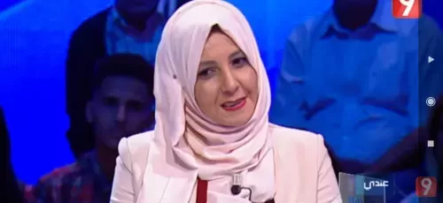 القصة الكاملة لفتاة محجبة تتفاجئ في ليلة دخلتها أن عريسها شاذ جنسياً  وأحضر لها صديقه ليفتح عذريتها.. وهكذا أكرمها الله عندما رفضت الوقوع بالحرام.