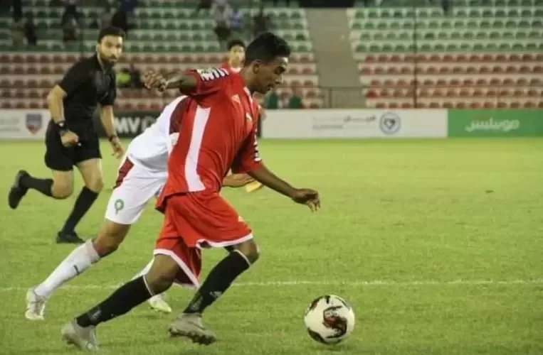 لاعب اليمني في منتخب الناشئين يتلقى ثلاثة عروض مغرية من أندية سعودية كبيرة