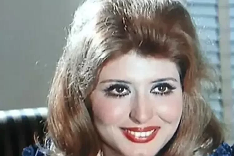 الفنان المصري الوسيم الذي تزوج سهير رمزي وعاشر ليلى علوي وخان كل زوجاته الجميلات لسبب لا يخطر ببال قبل ان يموت وحيداً على فراشه