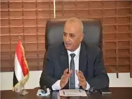 فضيحة مدوية.. وزير بالشرعية يوقف مسؤول محلي بسبب فتاة(فيديو)