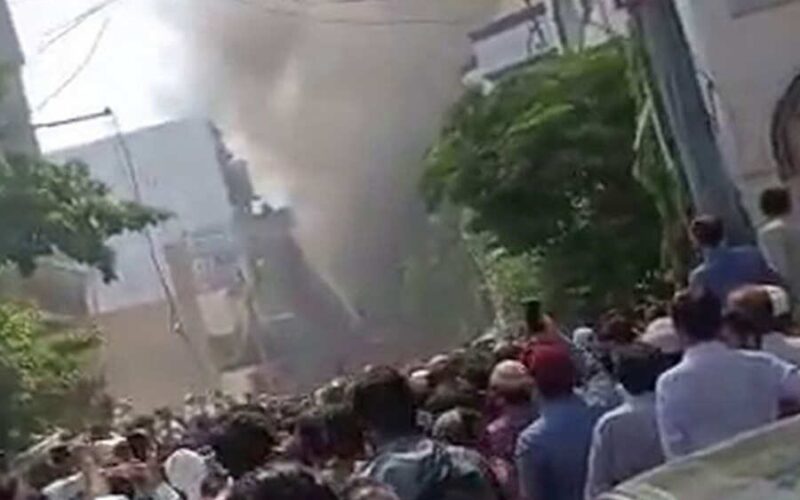 بالفيديو والصور.. تفاصيل جديدة لتحطم طائرة ركاب باكستانية بكراتشي