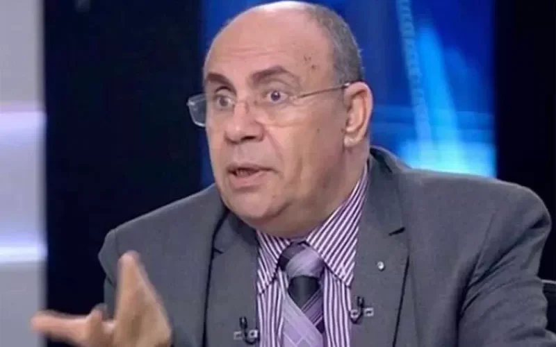 فتوي عجيبة من مبروك عطية على زوجة قالت ان زوجها يصاب بهذا الشيء الغريب عند ممارسة العلاقة الحميمة معها