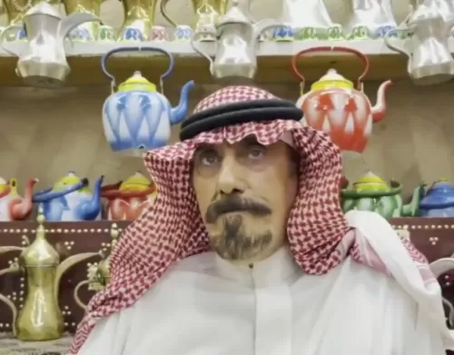 فيديو صادم لسعودي استبدل سيارتة الفاخرة بقليل من القهوة