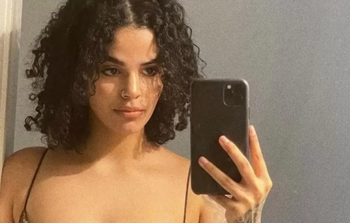 شاهد رهف القنون تنشر صورها بعد عملها رسمياً في موقع اباحي شهير وترسل كلمات صاعقة لوالدها