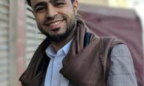 اصابة الفنان اليمني صلاح الاخفش جراء تعرضه لمحاولة اغتيال في ليالي الجحملية.. فيديو