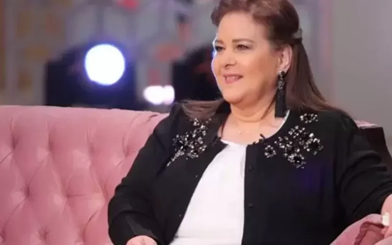 حارس مقبرة دلال عبد العزيز يكشف عن الوصية التي رفض بناتها تنفيذها في قبرها وهذا ما طلبت ان يوضع داخل القبر كي لا تخاف من الوحدة