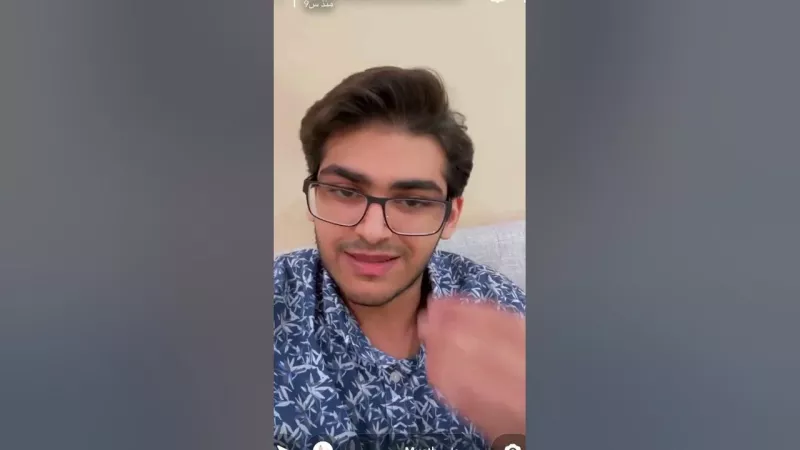 شاهد: معاذ القحطاني يهدي صديقته “كايلي” جهاز آيباد في عيد ميلادها وموقف طريف أثار ضحكمها داخل السيارة