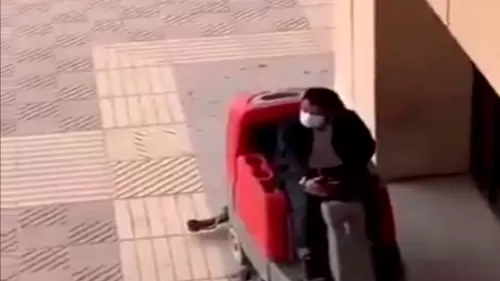 فيديو مدهش لفلبيني في السعودية يقرأ القرآن بصوت مذهل بعد اسلامه