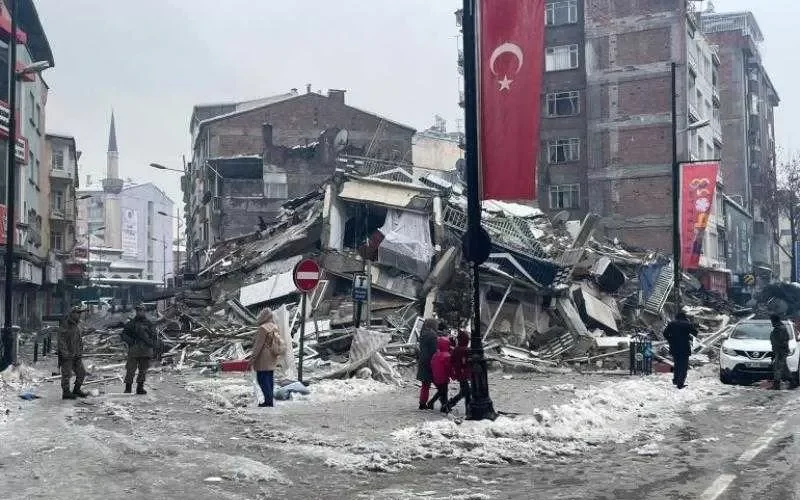 علماء جيولوجيا : الزلزال حرك الأراضي التركية  3 أمتار نحو الغرب