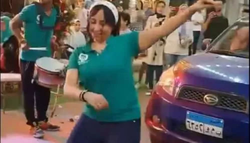 شاهد: وصلت رقص فاضح في حفل افتتاح محل في مصر تصدم الجميع من جرأتها