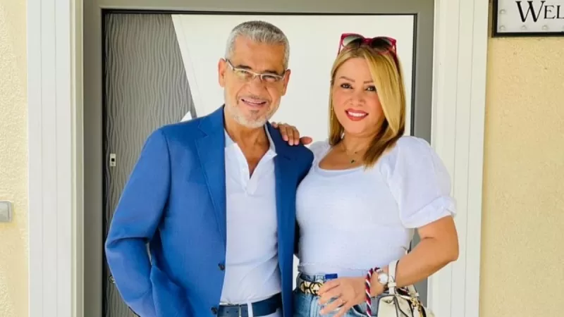 مصطفى الاغا ينشر بالخطأ مقطع فيديو خاص جداً مع زوجته يظهرهم على حقيقتهم التي لا يعرفها الناس