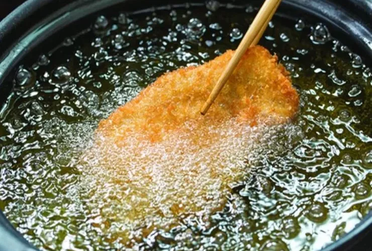 تعلم كيف تحقق ثروة كبيرة من زيت القلي المستخدم ؟