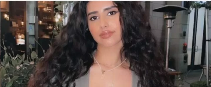 شاهد اشهر مودل سعودية تنشر صورها وهي ترقص بدون ملابس داخلية