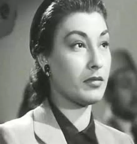 وقعت في غرام فريد الأطرش واجبرت رشدي اباظة على خيانة فاتن حمامة.. تزوجت 9 مرات والخامس كان محللاً.. لن تصدق من تكون ؟ (صورة).