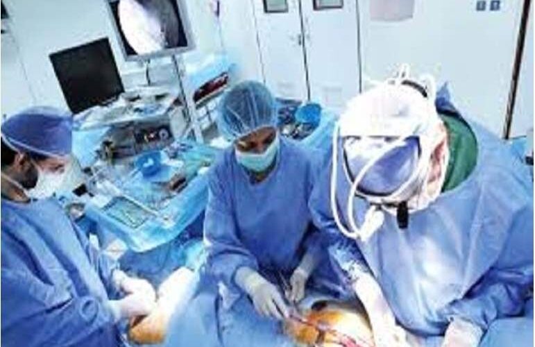 تدهور مفاجئ في صحة ملك عربي وإجراء جراحة عاجلة في القلب (تفاصيل)
