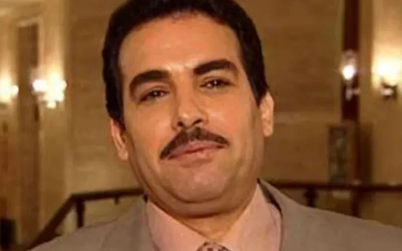 الفنان أحمد عبدالعزيز.. يبيع أثاث بيته ليطعم أسرته  مع أن زوجته شخصية معروفة ( تفاصيل مؤلمة )