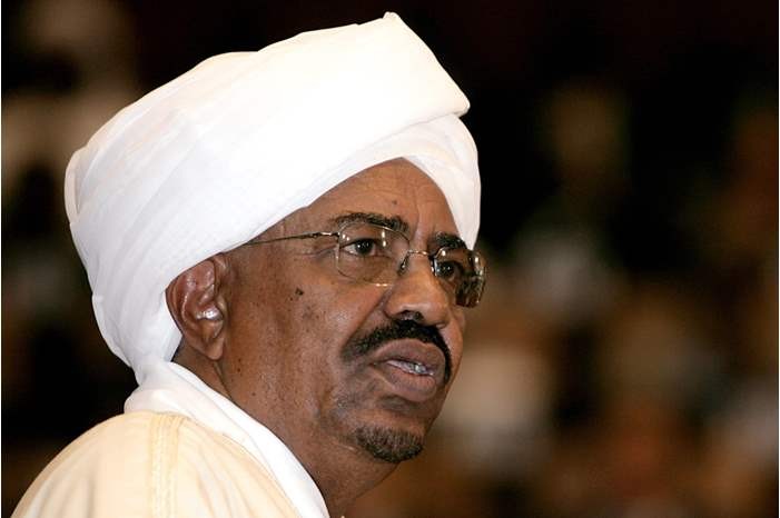نقل الرئيس السوداني المعزول وعدد من اعوانه للمستشفى بعد اصابتهم بمرض غامض