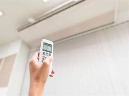 سبب صادم وراء انبعاث الرائحة الكريهة من المكيفات!