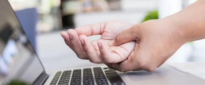 تعرف على  طرق بسيطة للتخلص نهائيا من تنميل اليدين والقدمين