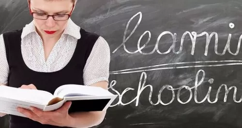 معلمة تستدرج طالب لعلاقة محرمة تحت التهديد بهذا الشيء الغريب