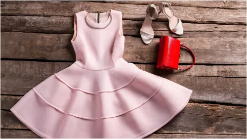 فنانو شهيرة انتحرت بسبب فستان العيد