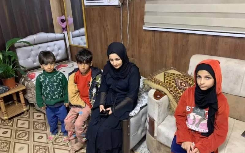 العراق .. تطورات جديدة في واقعة تعدي أب على طفليه بالضرب وإجبارهما على شتم أمهما