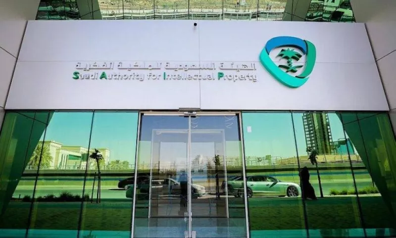 شاهد.. أخصائي سعودي يكشف عن سر قصة “مغرد” تم تعويضه بـ 37 مليون ريال عن سرقة تغريدته