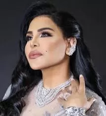 احلام في صدمة بعد تسريب صور لها وهي تمارس مهنتها القديمة قبل الثروة والشهرة “شاهد الصورة”