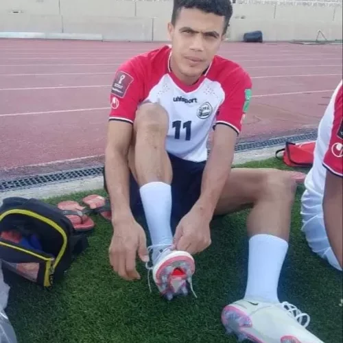 بعثة المنتخب اليمني تسلم احد لاعبيها لسجون السعودية .. تفاصيل