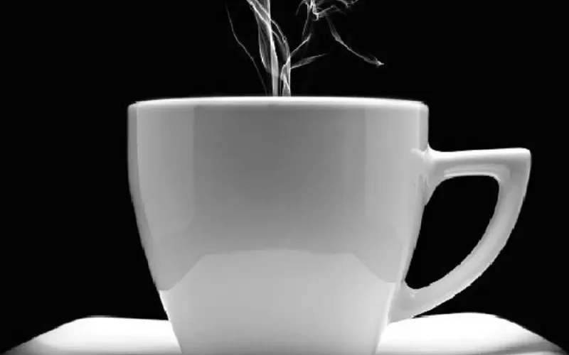 طبيب سعودي يكشف عن مشروب سحري وطبيعي لمعالجة نزلات البرد والتهابات الحنجرة