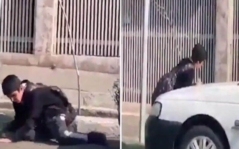 شاهد : طفل إيراني مصاب بكورونا يسقط على الأرض في شوارع طهران