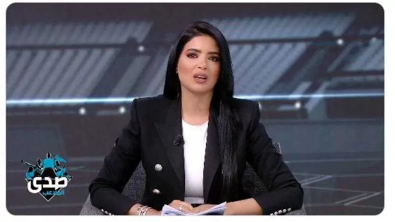 مذيعة صدى الملاعب تدخل في نوبة بكاء خلال قراءة خبر عن لاعب سعودي (فيديو)