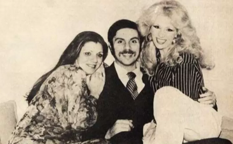 من اقذر قصص الوسط الفني ابنة الفنانة صباح خانتها مع زوجها وفضلت نقل كلبها للمتشفى على حضور جنازة الفنانة الكبيرة وما خفي اعظم