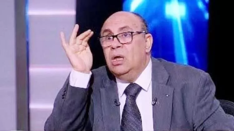 “مراتي عايزة تكلبشني أثناء العلاقة”.. مبروك عطية يرد على سؤال غريب