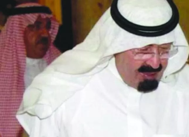 نشر صورة نادرة للملك عبد الله بن عبد العزيز مع بناته وجمالهن طير عقل السعوديين