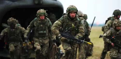 بريطانيا تعود للجنوب بقوات عسكرية محاربة .. تفاصيل