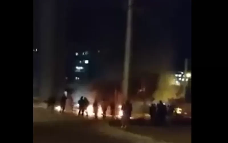 خامنئي في رعب بعد سقوط أول مدينة إيرانية كبيرة في يد الثوار
