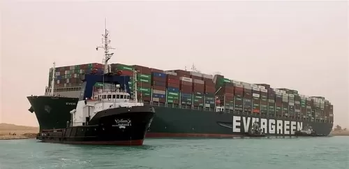 كم تبلغ الخسائر بعد حادث قناة السويس .. قام خيالي