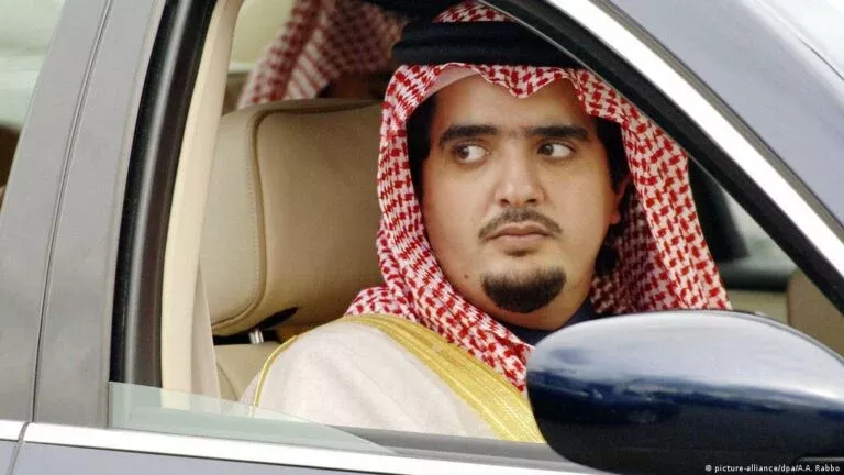 فيديو يشعل السعودية لظهور جريء للأمير عبد العزيز بن فهد مع بناته