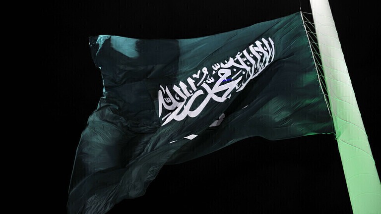 أول دولة خليجية تعلن عن التوصل لـ” 4″ علاجات مضادة لفيروس ” كورونا ” !