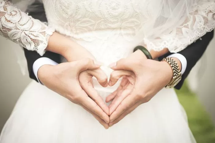 لفظ انفاسه الأخيرة بين احضان عروسته في ليلة دخلتهم والطب الشرعي كشف حقيقة ما فعلته به لشبع رغباتها ففقد حياته