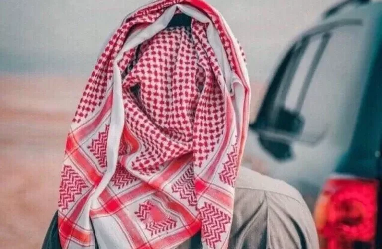 بالفيديو: قصة شاب سائق تاكسي تزوج ستينية ثرية ليكون محرما لها في الحج وأثناء عودتهما للرياض حدثت مفاجأة غير متوقعة