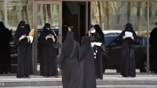 مديرة سعودية تجمع المعلمات وتعترف لهن بزواجها مسيار من زوج واحدة منهن .. لن تصدق ماحصل لها بعد ذلك