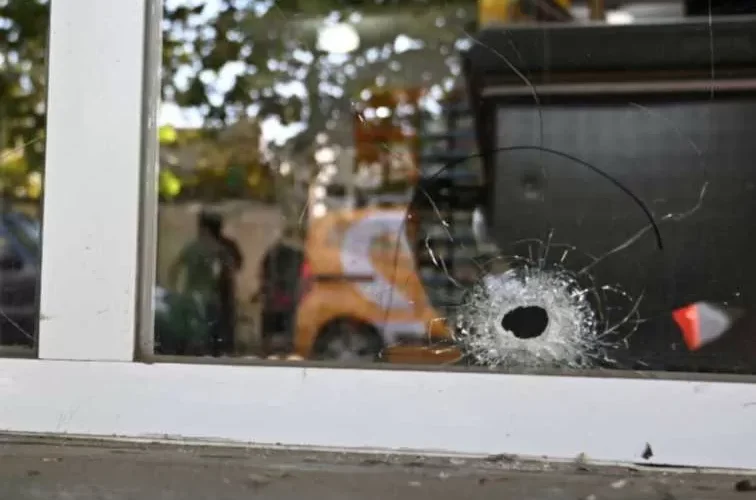 إطلاق نار ورسالة مخيفة.. عصابة في الأرجنتين تهدد ميسي بالقتل