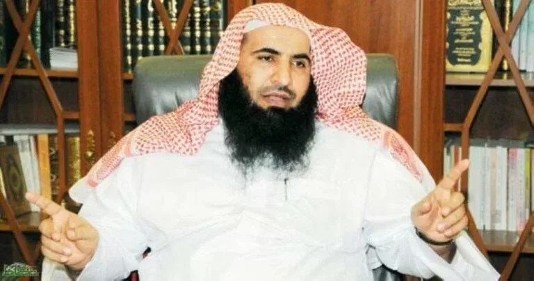 بعد صلاة الهام شاهين دون حجاب .. شيخ سعودي يصدر فتوى صادمة يجوز فيها الصلاة للمرأة بدون حجاب